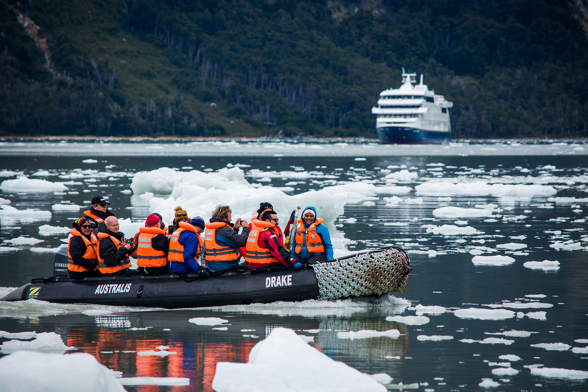 Australis Stella Australis Excursions 1.jpg